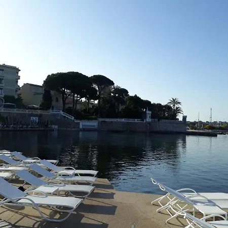 Le Palais Dore